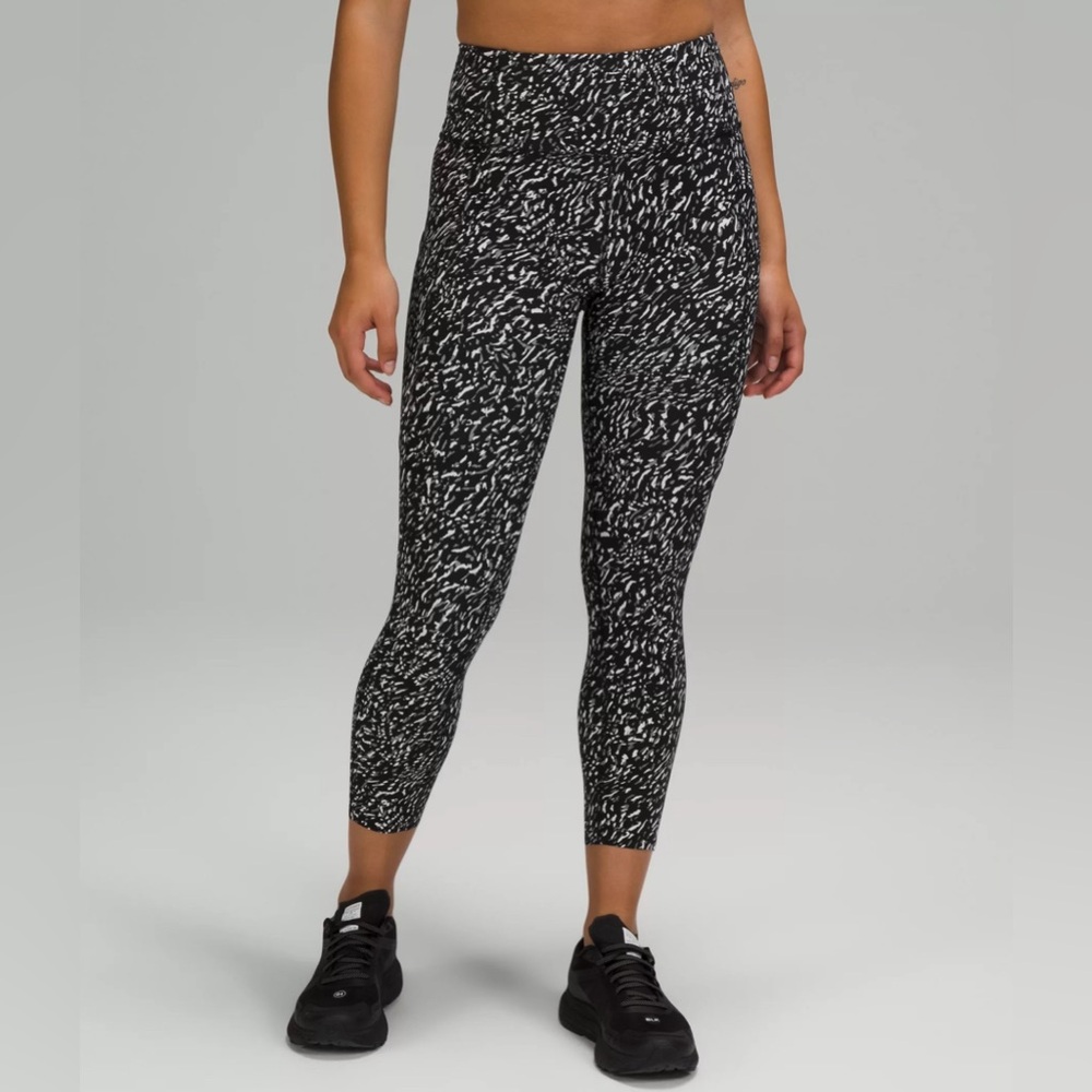 Lululemon Fast and Free High-Rise Crop 23" in Speckle Train Black Multi Size 6
